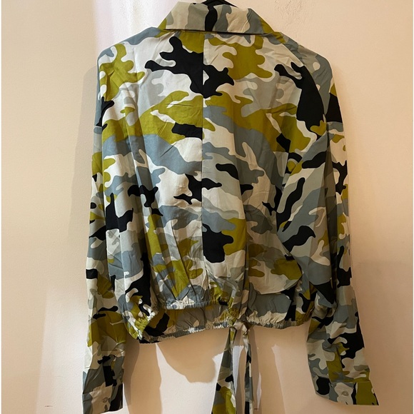 Brand New Camo Print Front Crop Tie Top Size 22/24 26/28 - Picture 8 of 9